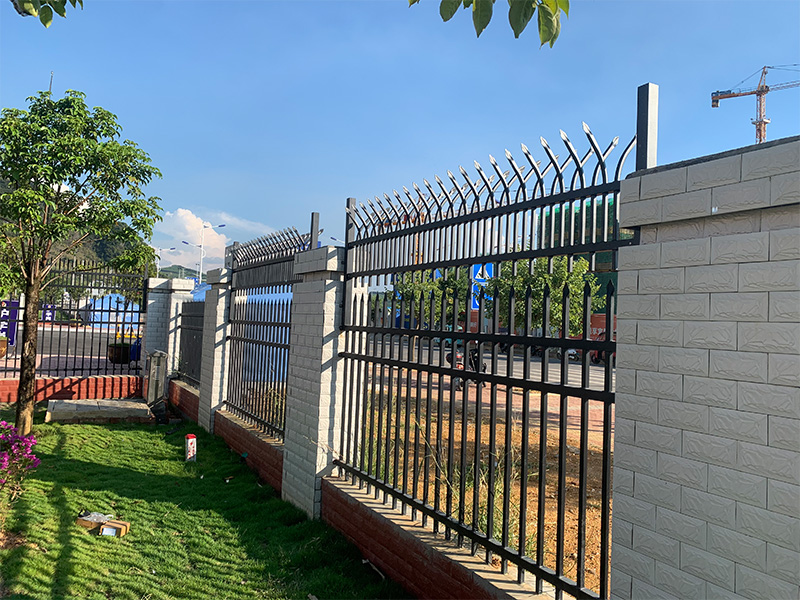 广西锌钢护栏厂家：景观护栏的设计方式